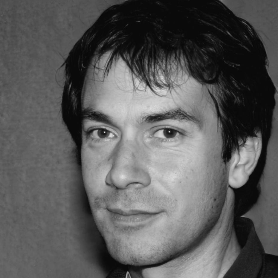 Ritratto del Dott. Emanuele Corvelli, neuroscienziato e direttore della ricerca